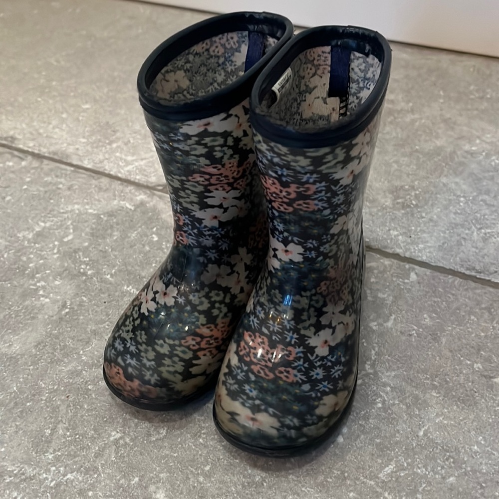 Carters toddler girls rain boots 6M